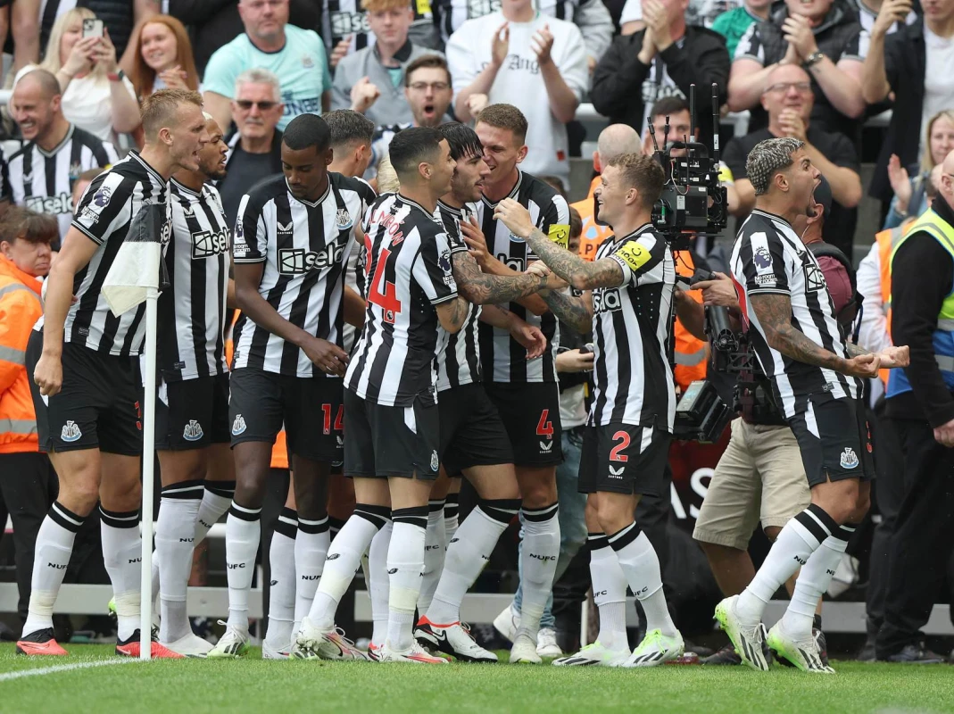 "Nyukasl" 94 ildə ilk dəfə liqada "Mançester Yunayted"i iki dəfə məğlub edib