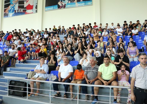 Qusarda jurnalistlər arasında voleybol üzrə Zəfər Kubokuna start verilib