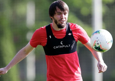 Reziuan Mirzovun meneceri: “Ona ən böyük marağı “Neftçi” göstərdi”