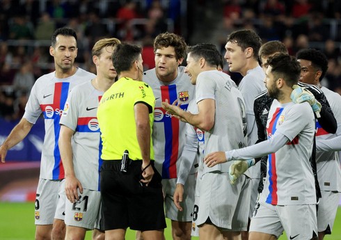 Robert Levandovskiyə üç, karyerasını bitirən Pikeyə dörd oyunluq cəza verilib