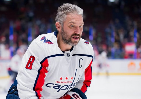 Rusiyalı hokkeyçisi daha bir rekordu təkrarlayıb