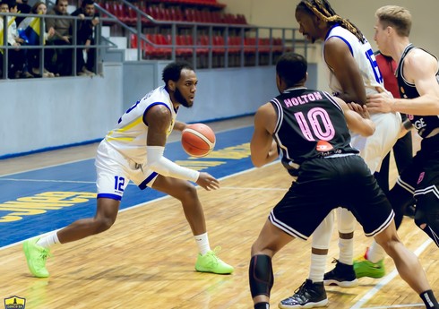 "Sabah" səfər qələbəsi ilə liderliyini qoruyub