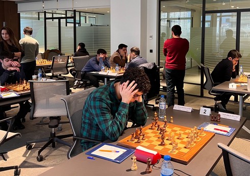 Şahmat üzrə Azərbaycan çempionatında lider dəyişməyib