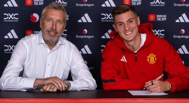 Şeşko rəsmən  "Mançester Yunayted"də