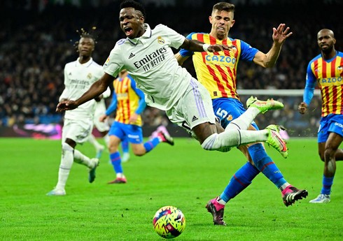 “Top-5” liqalarda ən çox kobudluğa məruz qalan futbolçular açıqlanıb