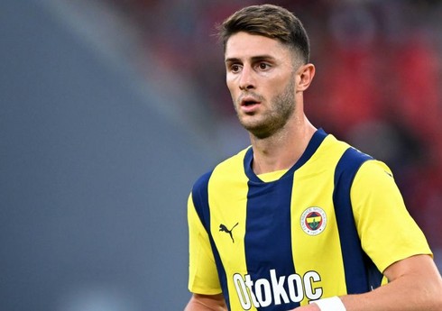 Türkiyə millisinin futbolçusu "Fənərbağça"dan ayrılmaq istəyir