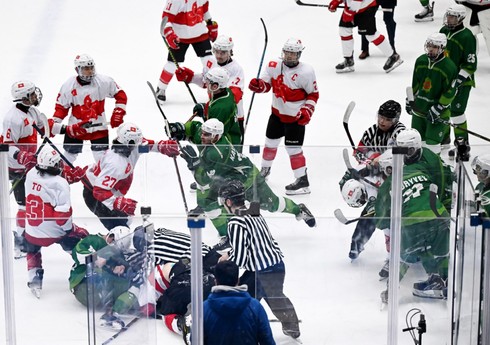 Türkmənistan hokkeyçiləri uduzduqları matçdan sonra rəqibə hücum ediblər