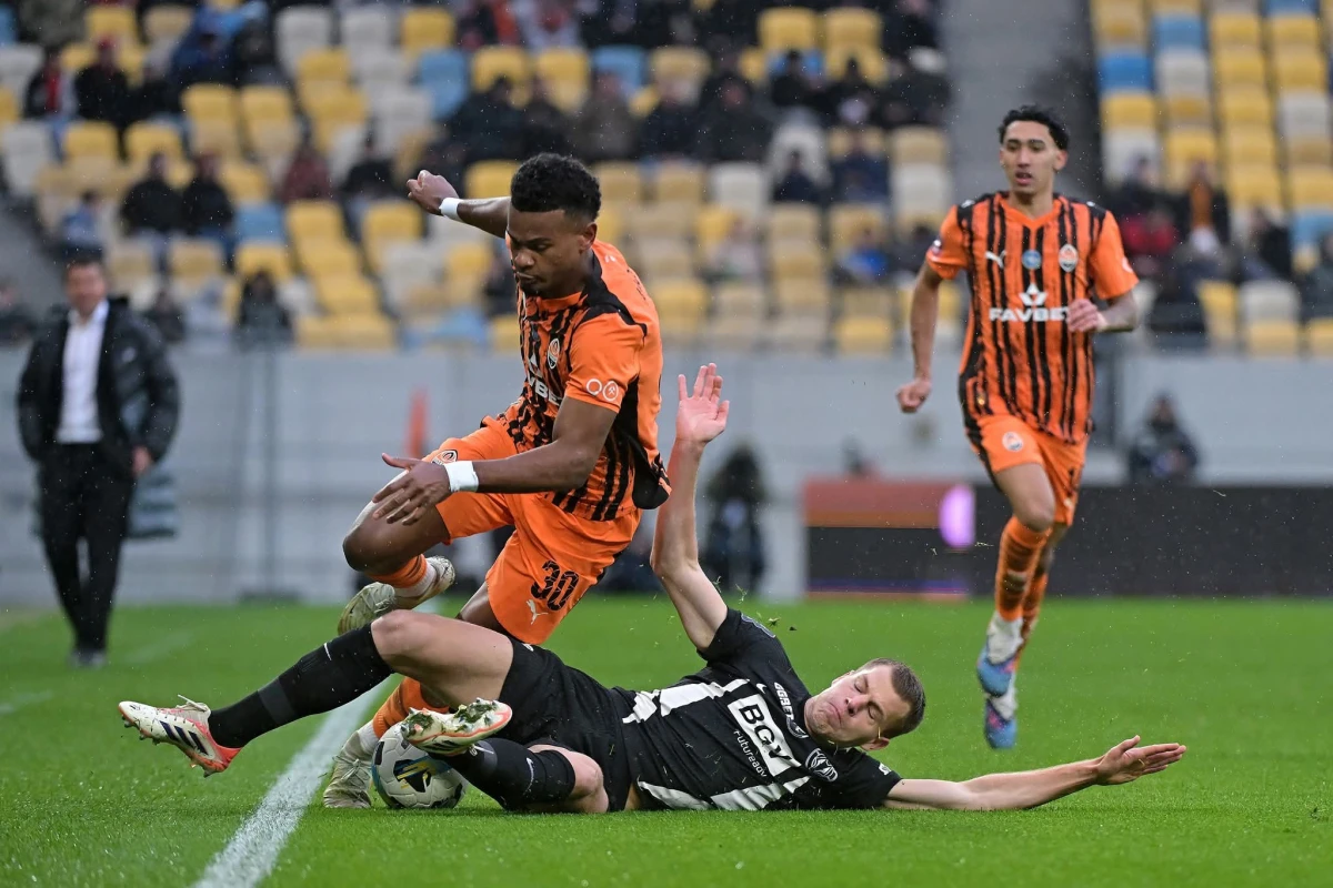 Ukraynada yeni lider: Arda Turanın "Şaxtyor"u