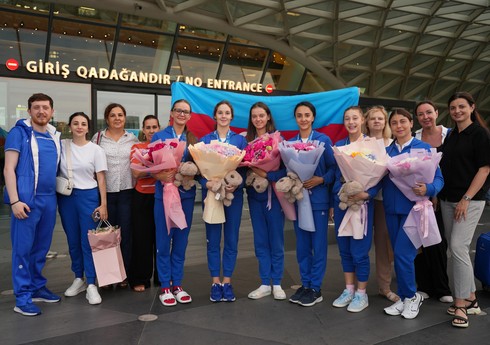 Universiadada 3 medal qazanmış Azərbaycan bədii gimnastları Vətənə dönüblər