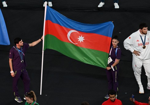 XXXIII Yay Olimpiya Oyunlarının bağlanış mərasimi keçirilib, Olimpiya bayrağı Los-Ancelesin merinə təqdim olunub - YENİLƏNİB