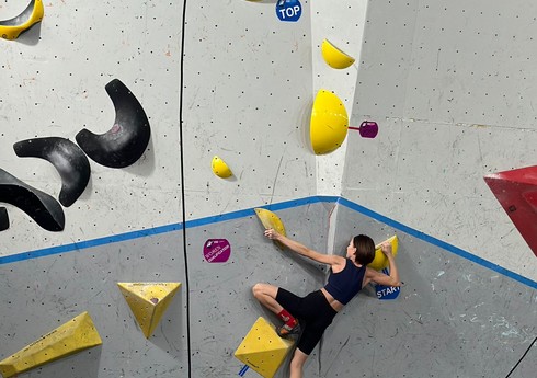 Yeniyetmə və gənclər arasında idman dırmanmasının boulderinq növü üzrə turnir başa çatıb