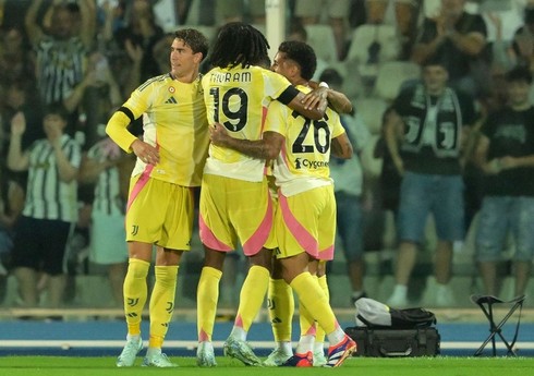 "Yuventus" səfərdə "Verona"nı darmadağın edərək lider mövqeyinə yüksəlib