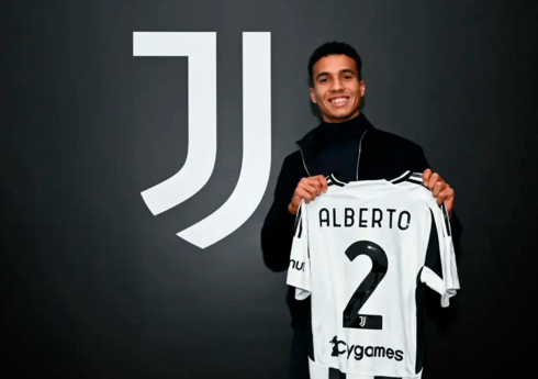 "Yuventus" yeni transferini təqdim edib